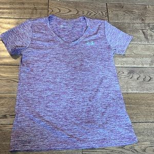 Women’s size small Under Armour heat gear tee